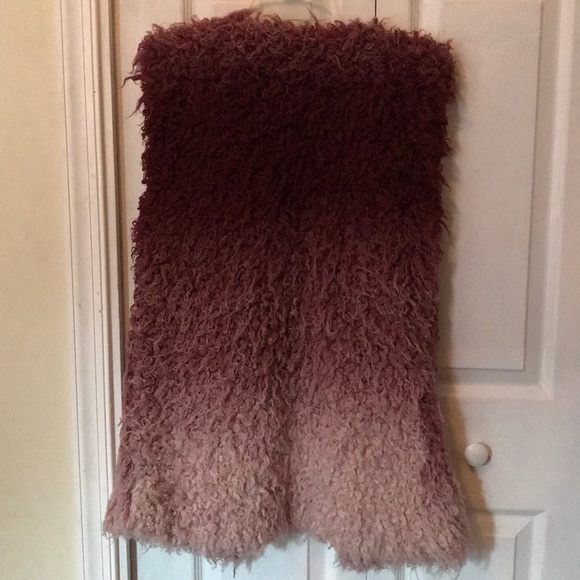 MINKPINK Furry Vest - Picture 2 of 5